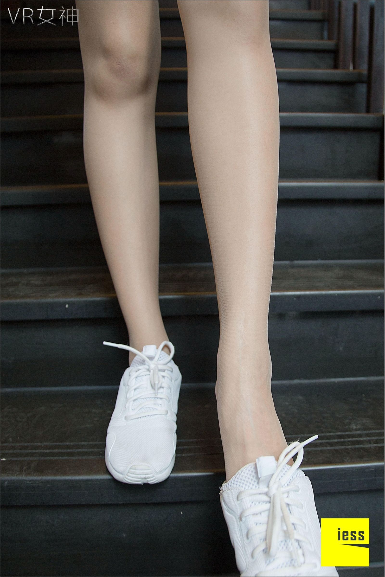 [IESS]异思趣向 女主播SASA 白球鞋的丝足梦游